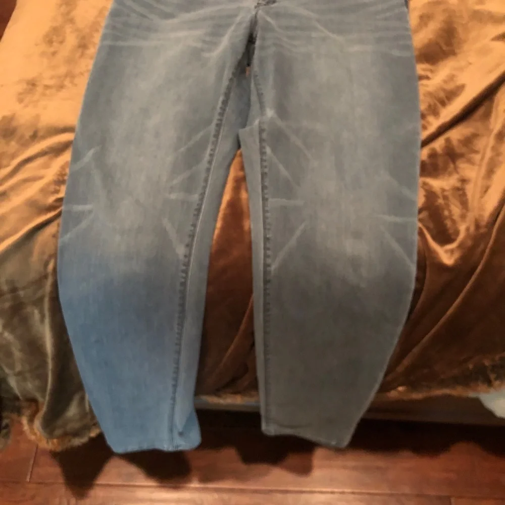 WHBM Skinny Jean in light denim - Picture 4 of 5